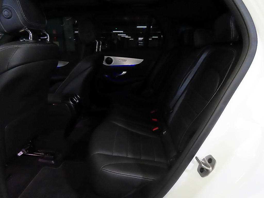 Mercedes Benz GLC Class - Vista 7