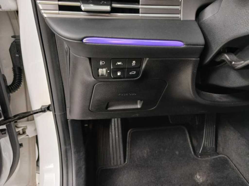 HYUNDAI Grandeur - Vista 12