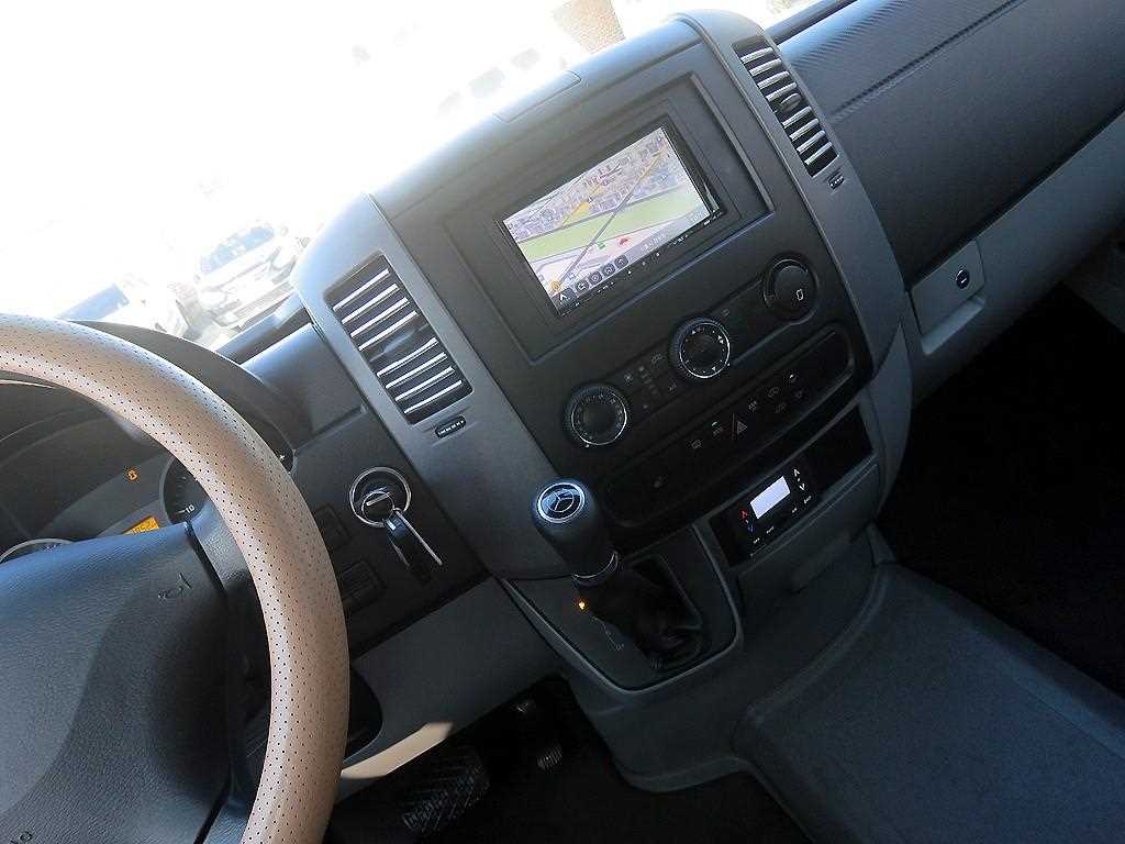 Mercedes Benz Sprinter - Vista 11