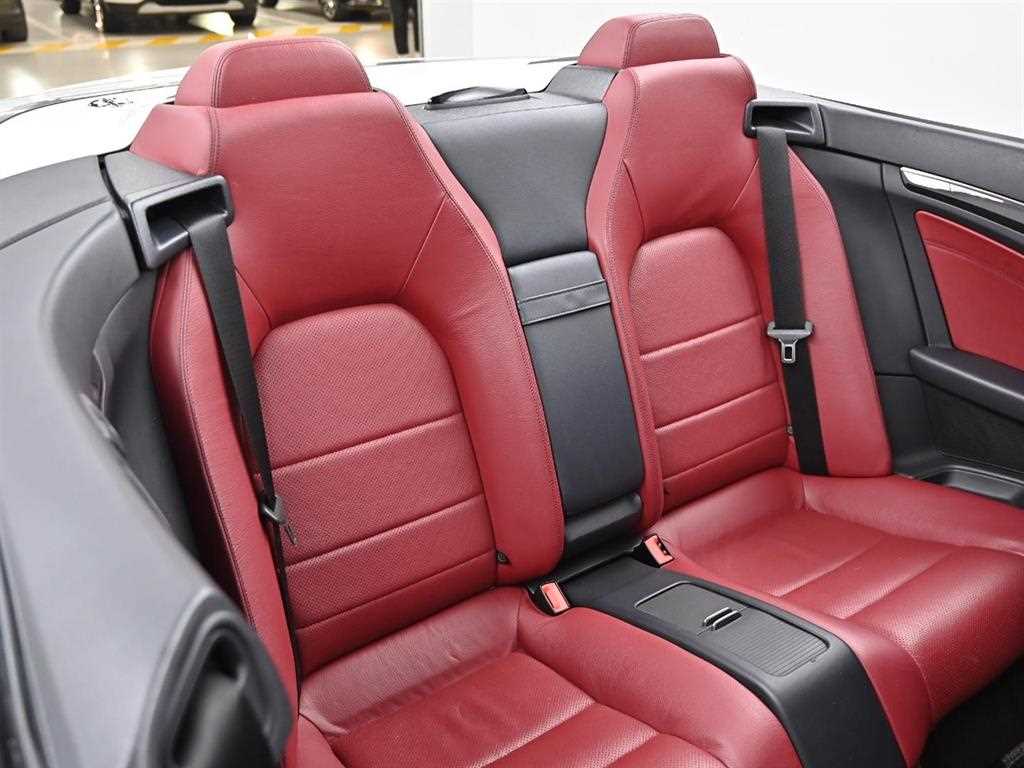 Mercedes Benz E class - Vista 12