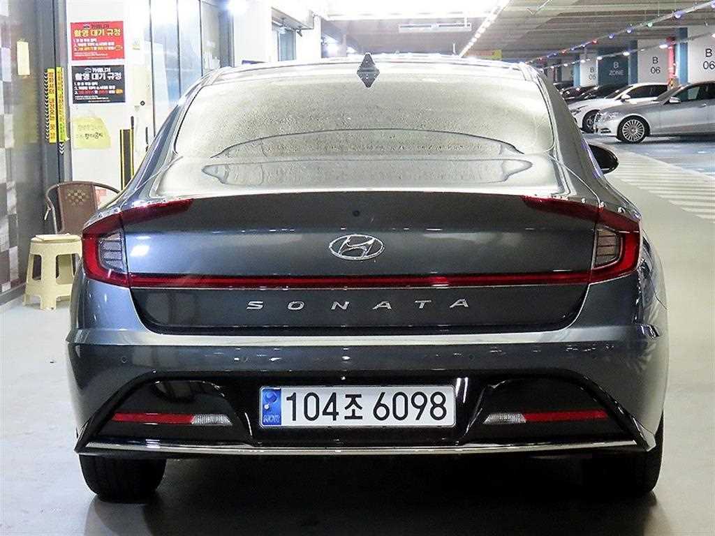 HYUNDAI Sonata - Vista 5