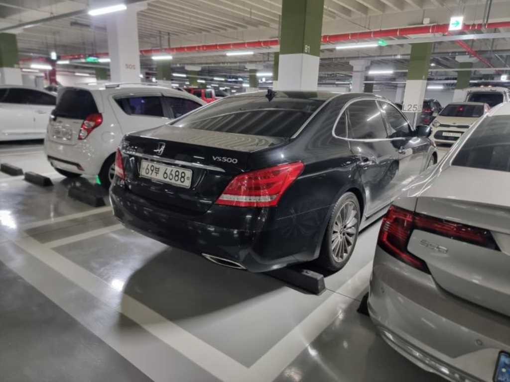 HYUNDAI Equus - Vista 4