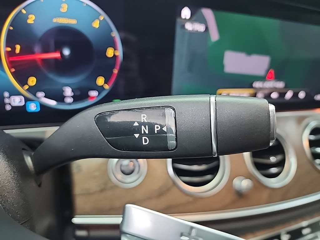 Mercedes Benz E class - Vista 8