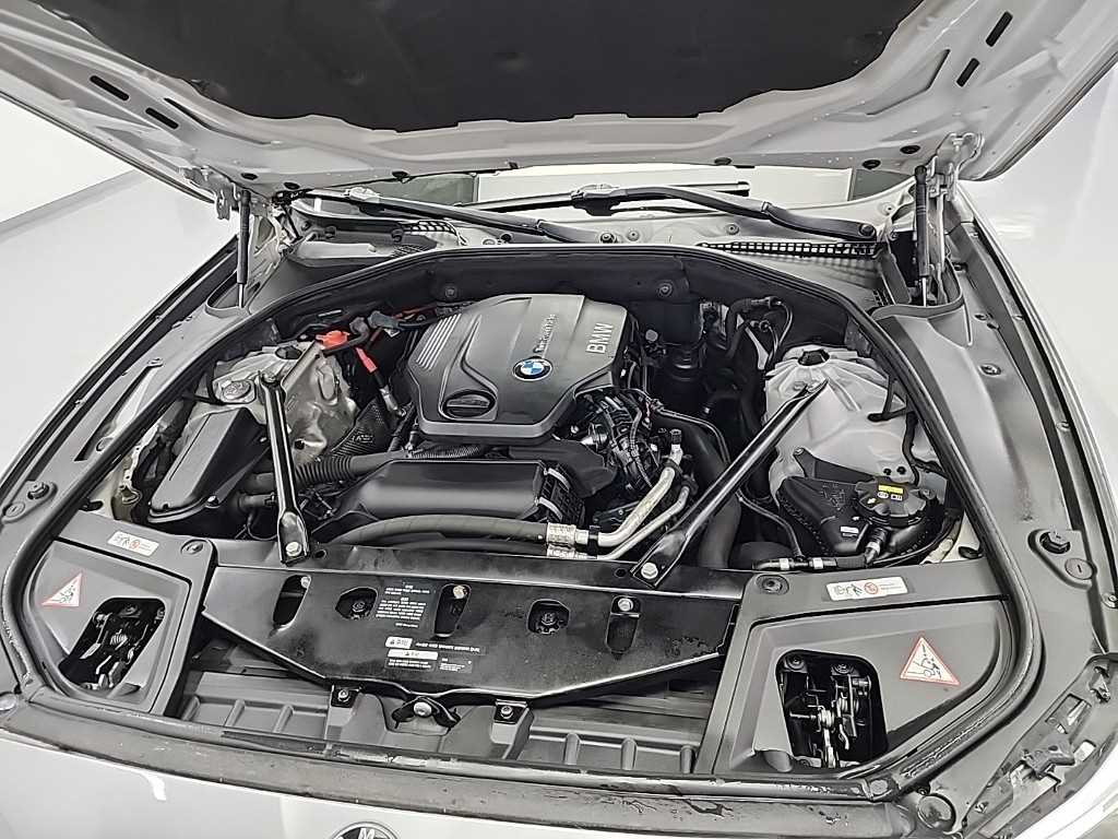 BMW 5 Series - Vista 5