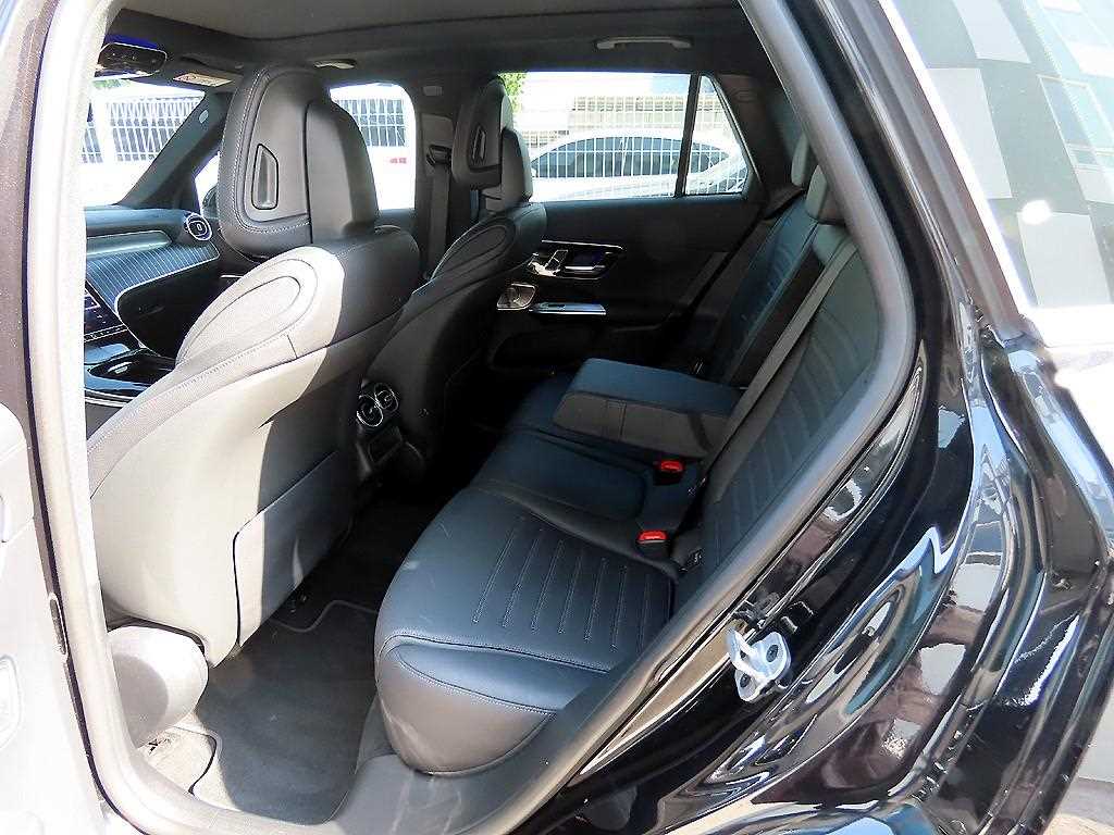 Mercedes Benz GLC Class - Vista 6