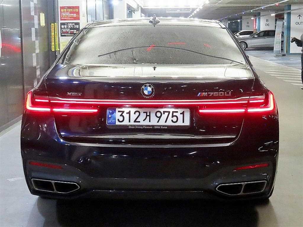 BMW 7 Series - Vista 5