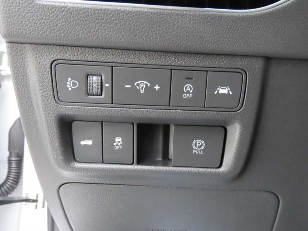 HYUNDAI Sonata - Vista 11