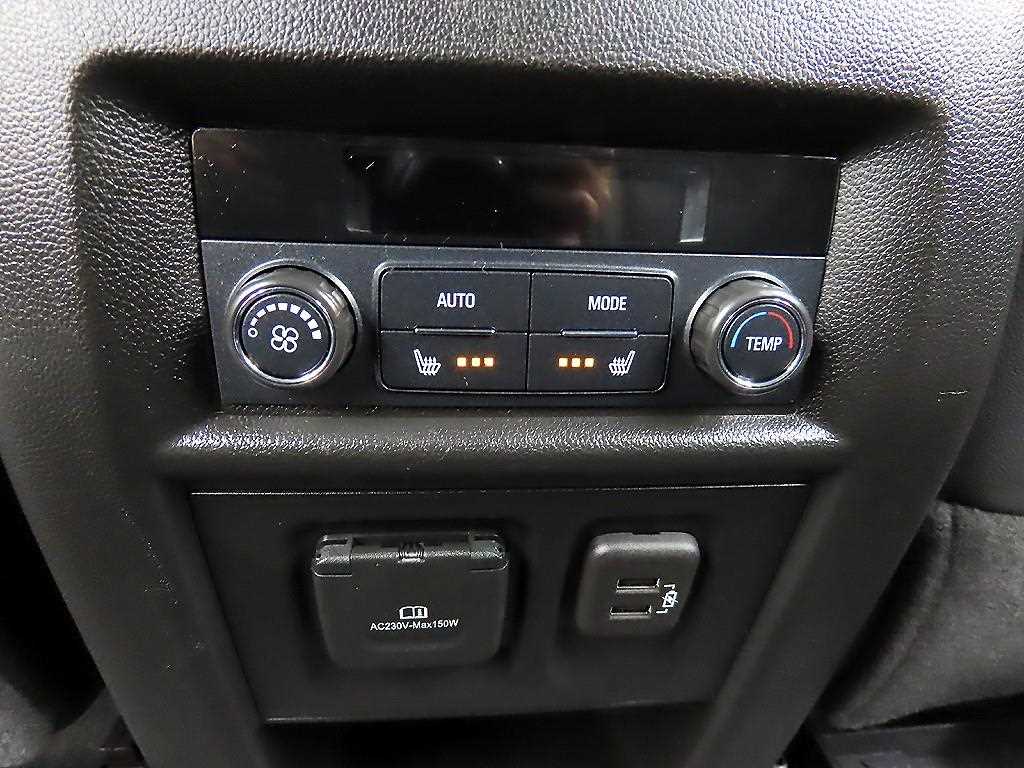 Chevrolet Travers - Vista 12