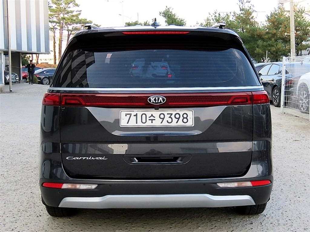 KIA Carnival - Vista 4