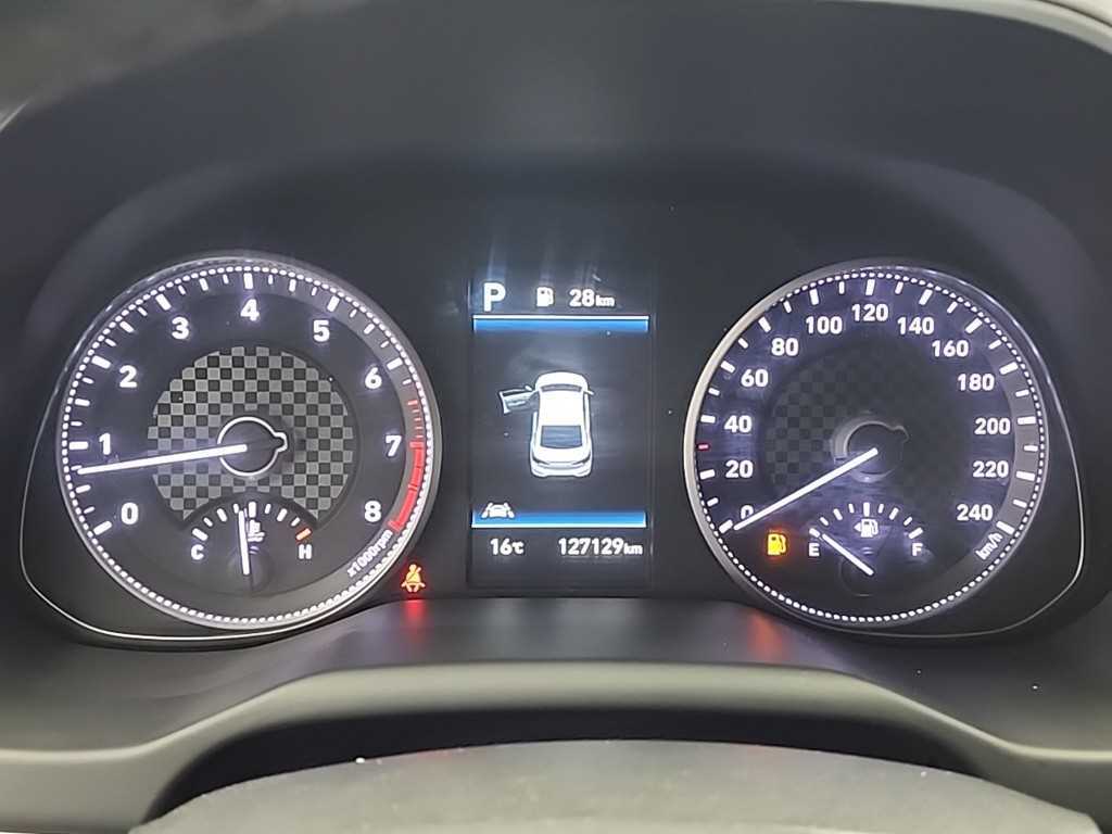 HYUNDAI Avante - Vista 6