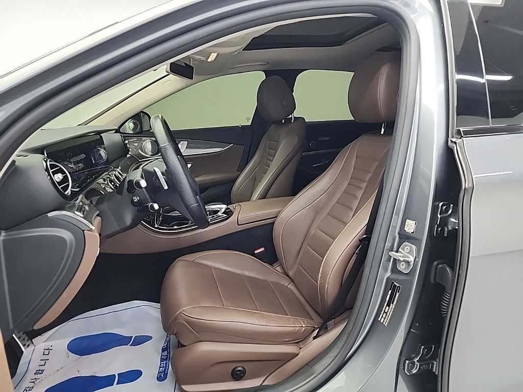 Mercedes Benz E class - Vista 11