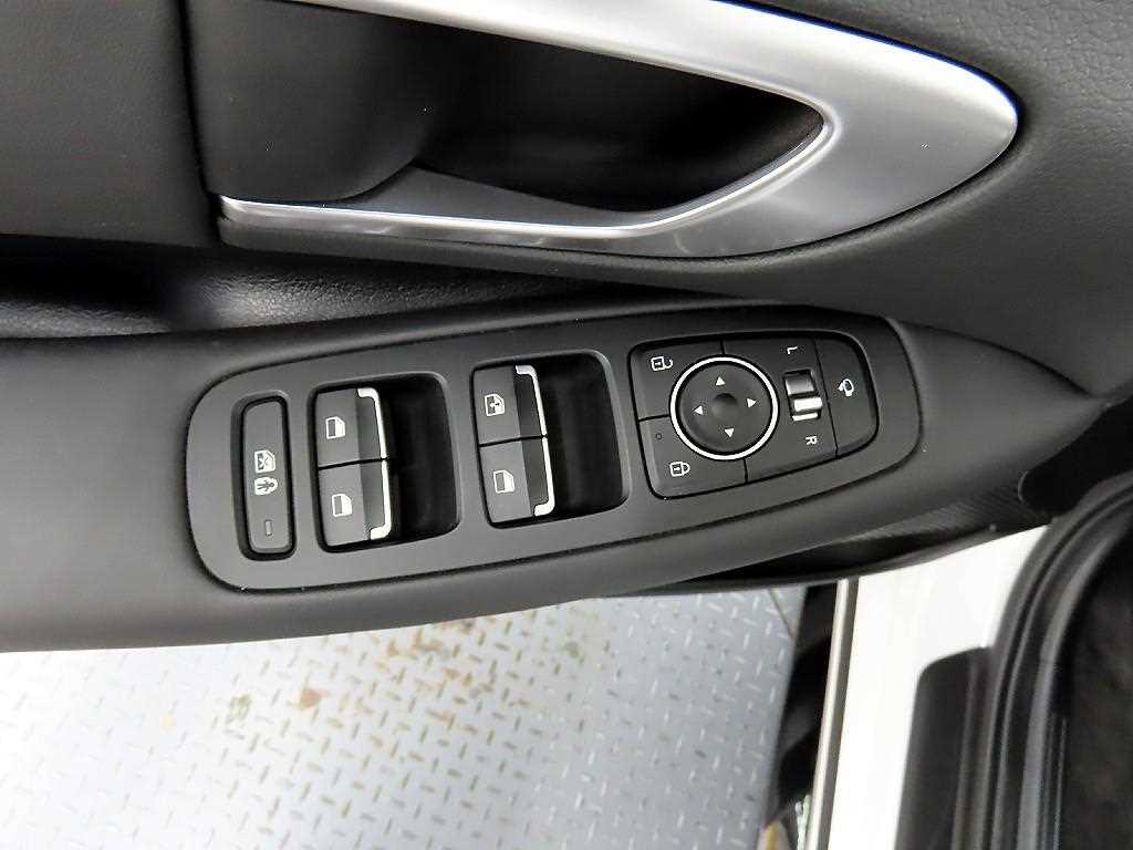 HYUNDAI Sonata - Vista 11