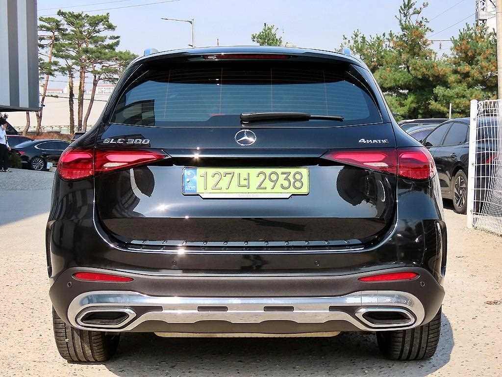 Mercedes Benz GLC Class - Vista 4