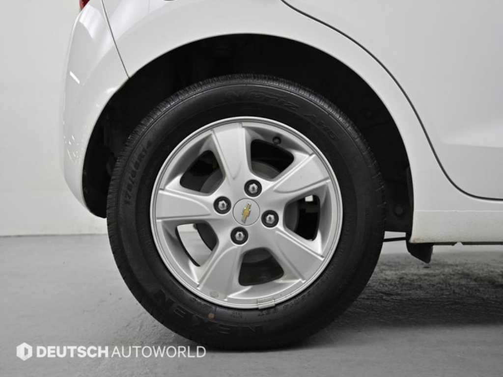 Chevrolet Spark - Vista 5