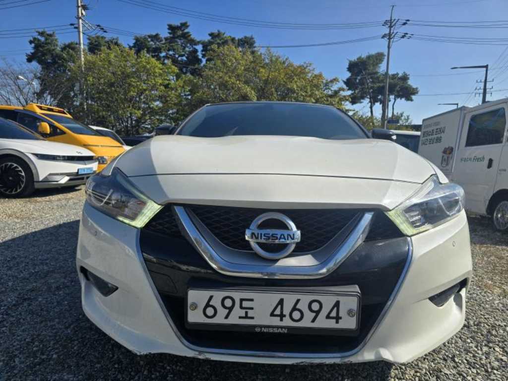 Nissan Maxima