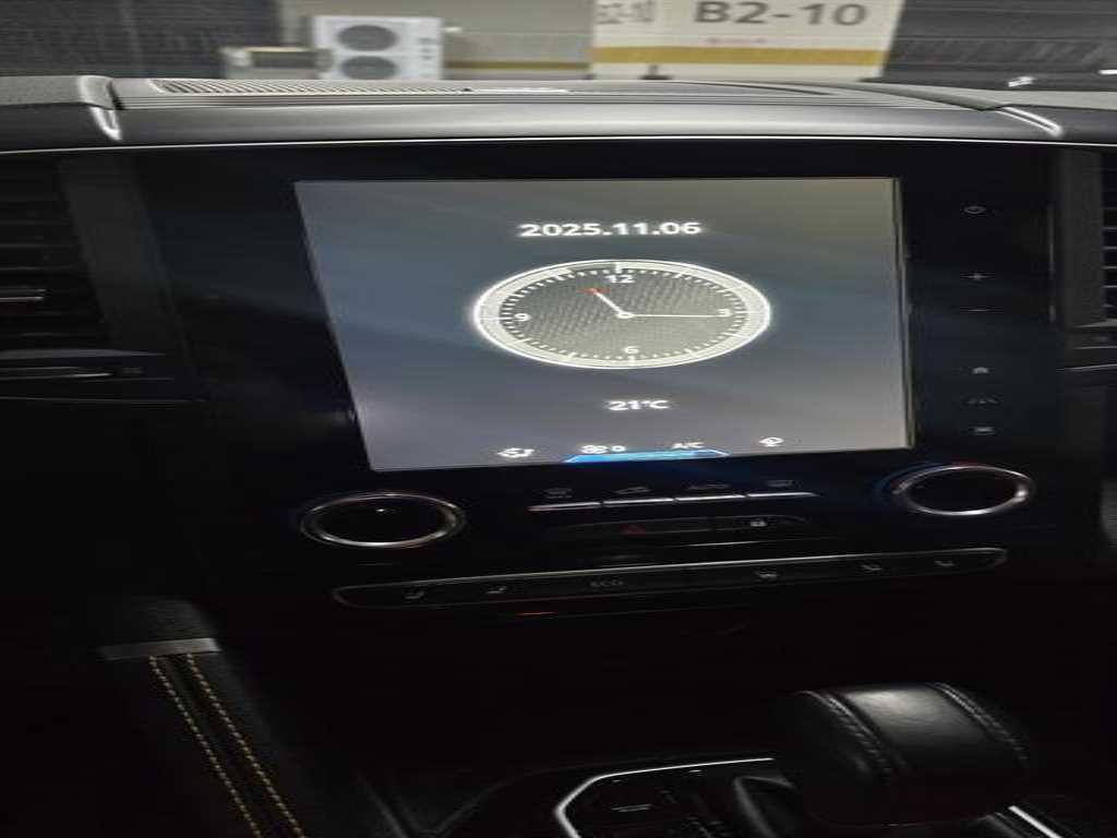 SAMSUNG QM6 - Vista 8