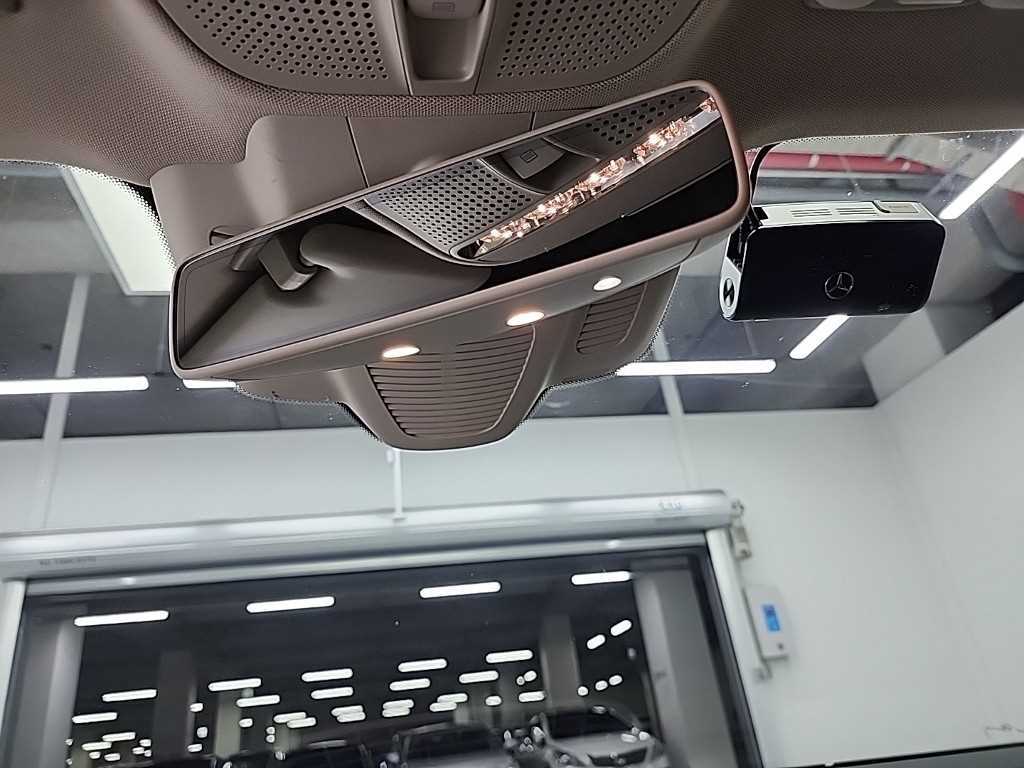 Mercedes Benz E class - Vista 8