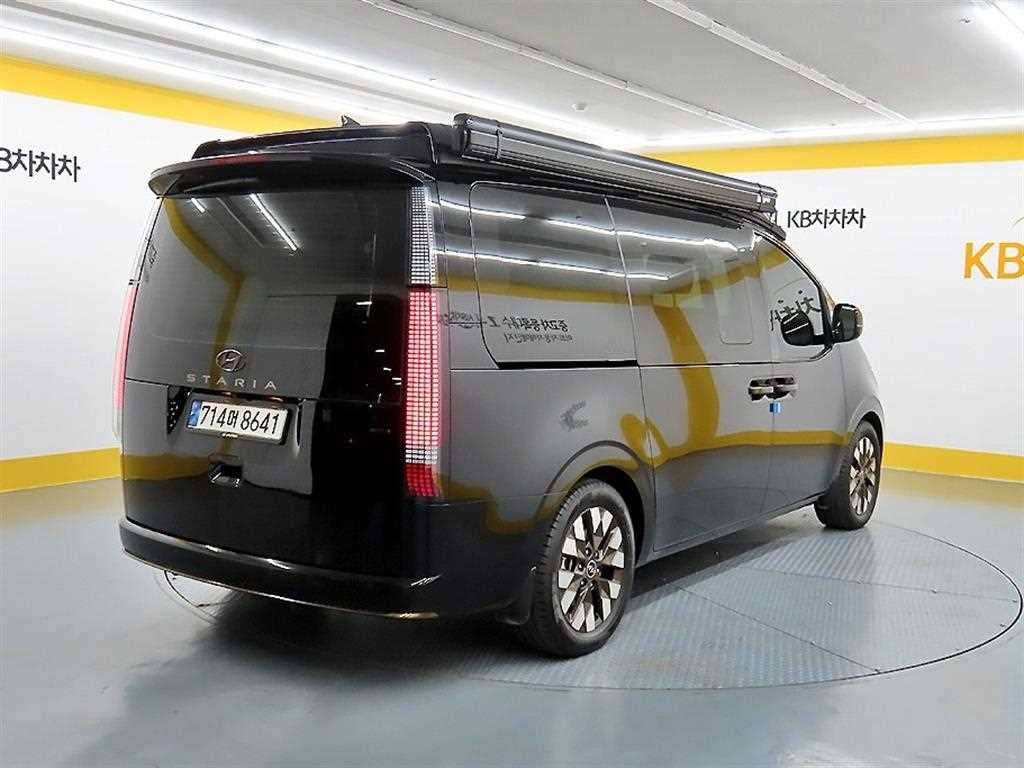 HYUNDAI Staria - Vista 4