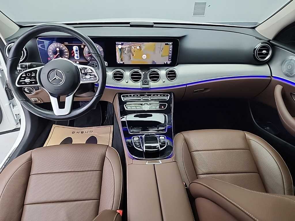 Mercedes Benz E class - Vista 7