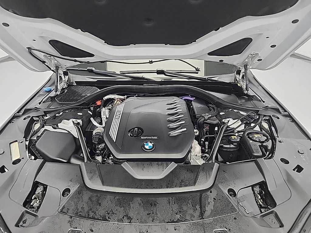 BMW 7 Series - Vista 5