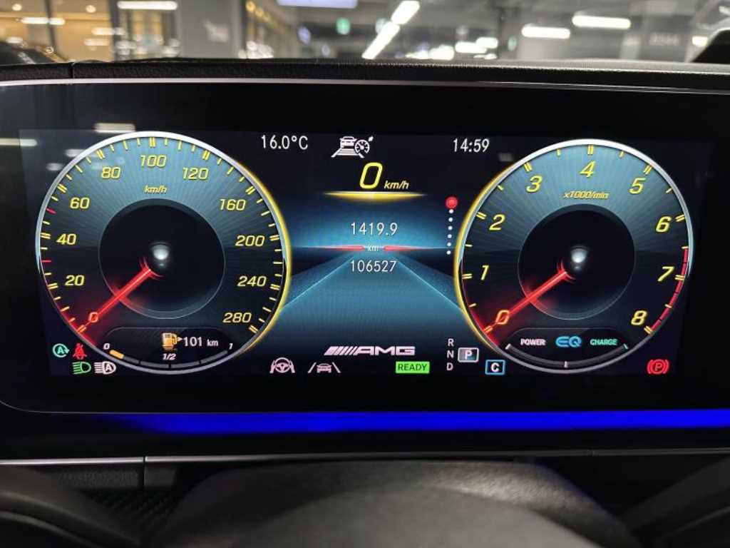 Mercedes Benz GLE Class - Vista 5