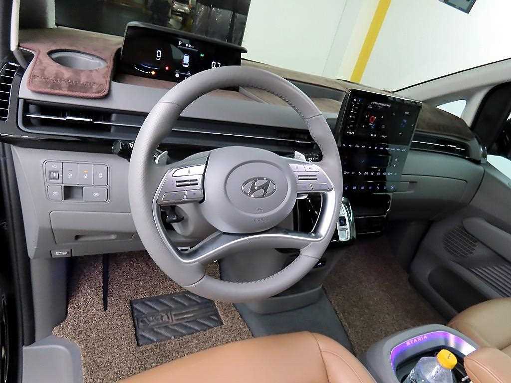 HYUNDAI Staria - Vista 9