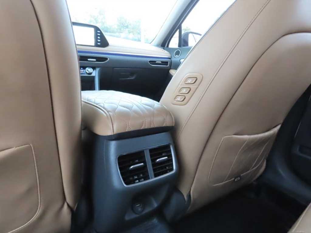 HYUNDAI Sonata - Vista 8