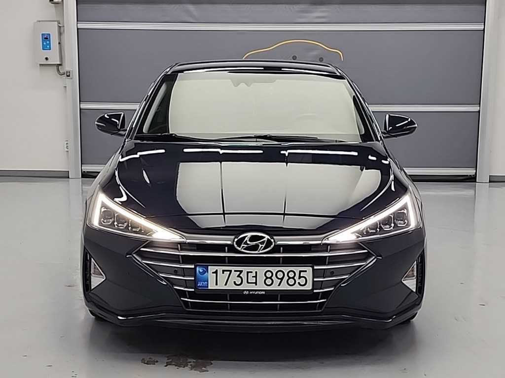 HYUNDAI Avante - Vista 2