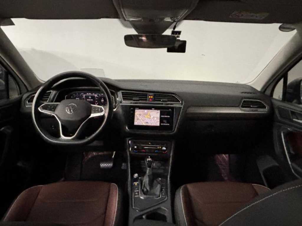 Volkswagen Tiguan - Vista 5