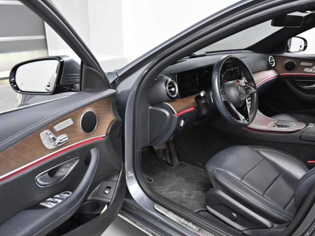 Mercedes Benz E class - Vista 11