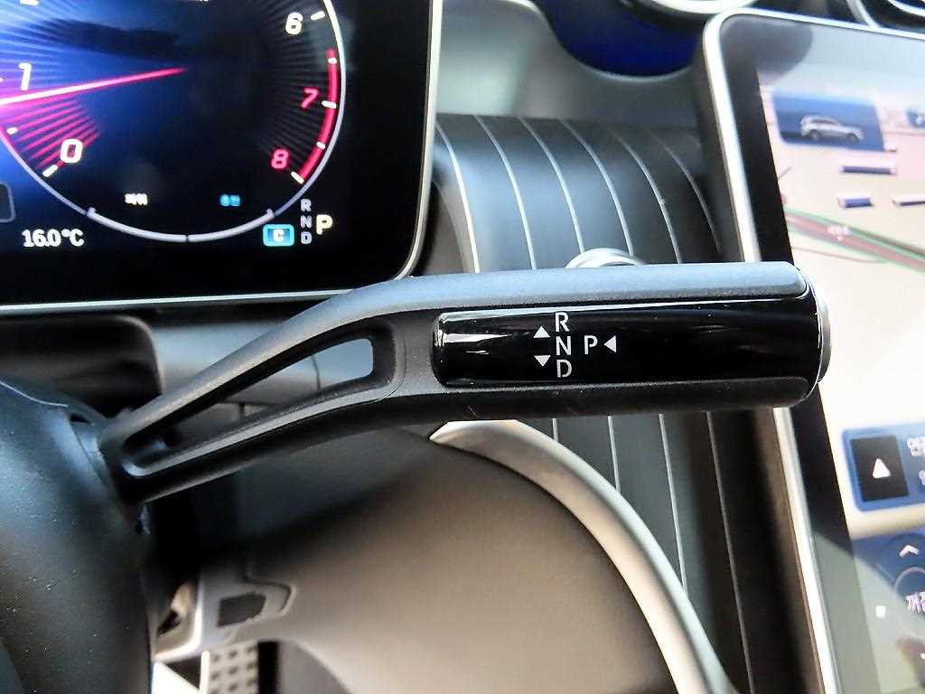 Mercedes Benz GLC Class - Vista 11