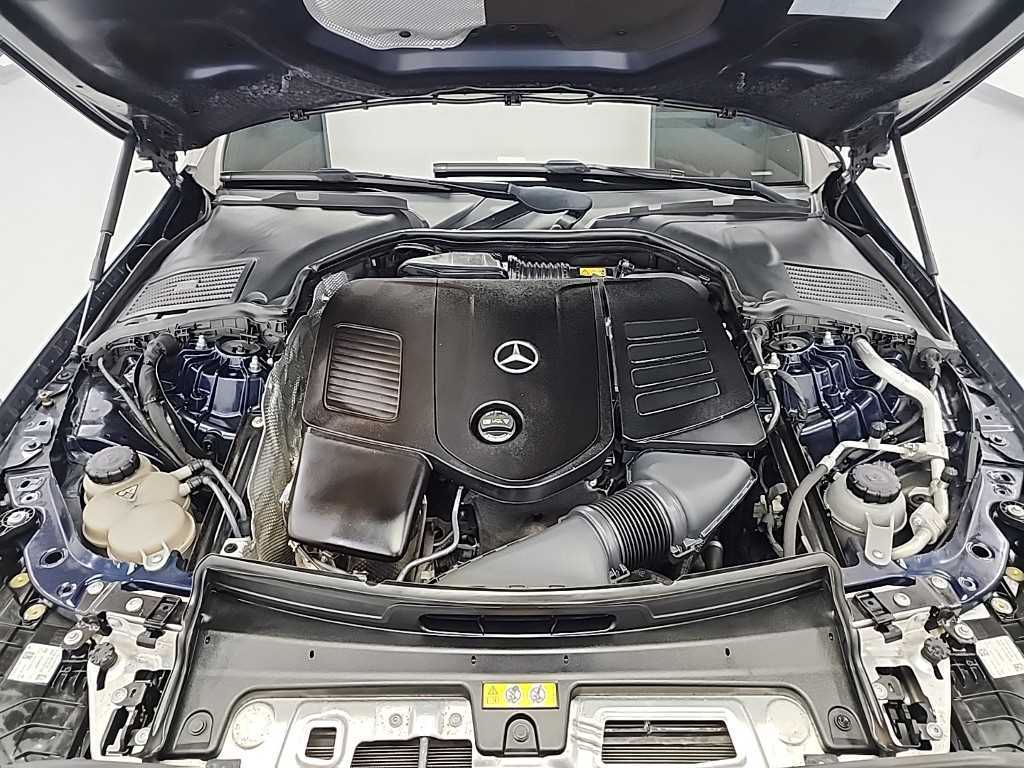 Mercedes Benz C Class - Vista 5