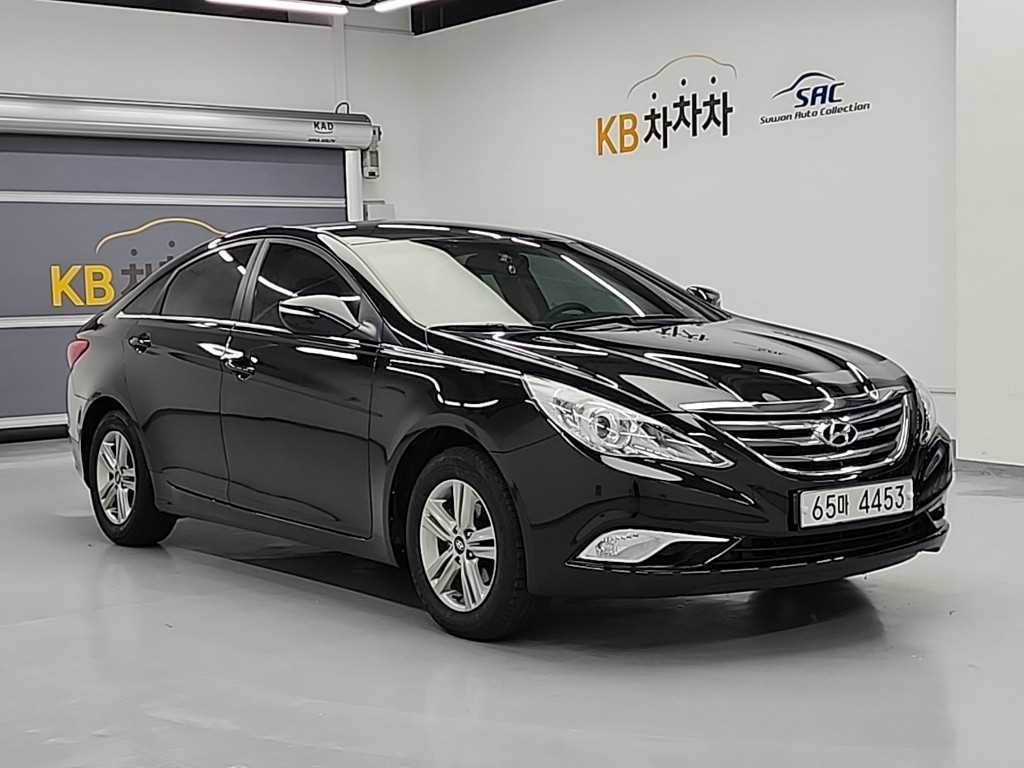 HYUNDAI Sonata - Vista 4