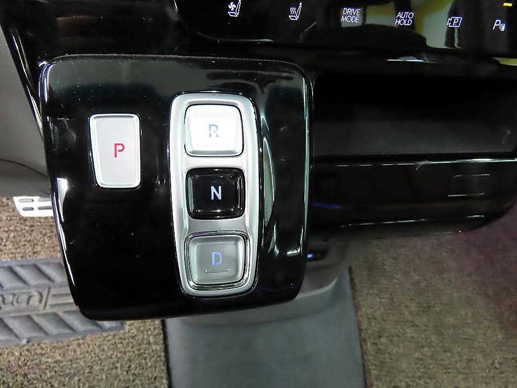 HYUNDAI Staria - Vista 10