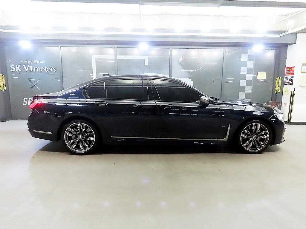 BMW 7 Series - Vista 3