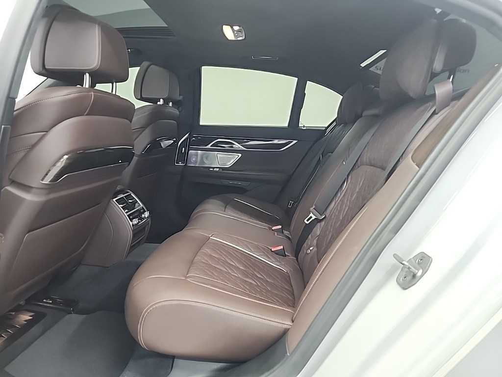 BMW 7 Series - Vista 12