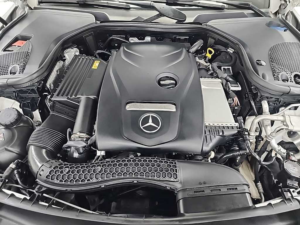 Mercedes Benz E class - Vista 5