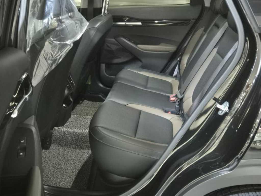 KIA Seltos - Vista 8