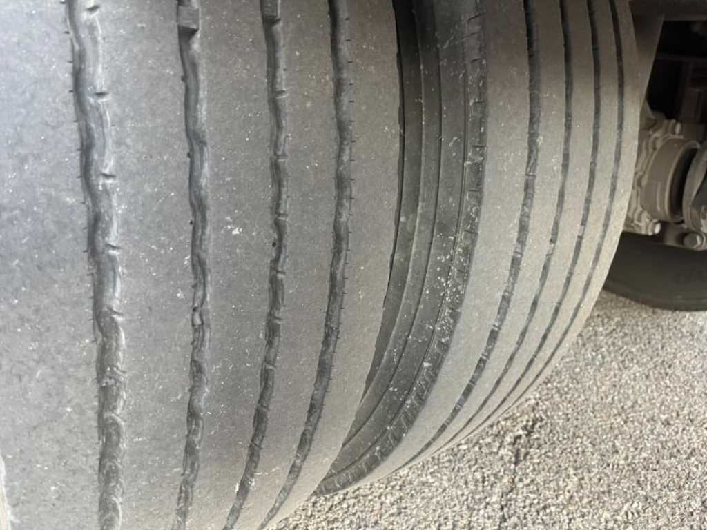 medium and large cargo truck - Vista 8