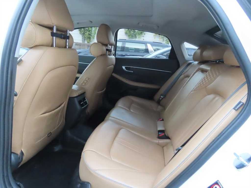 HYUNDAI Sonata - Vista 7