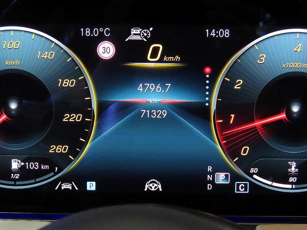 Mercedes Benz E class - Vista 9