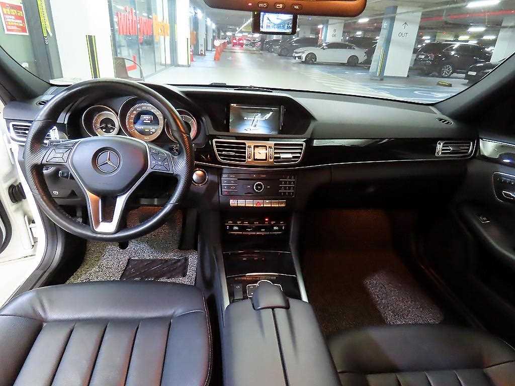 Mercedes Benz E class - Vista 10