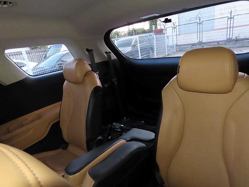 KIA Carnival - Vista 7