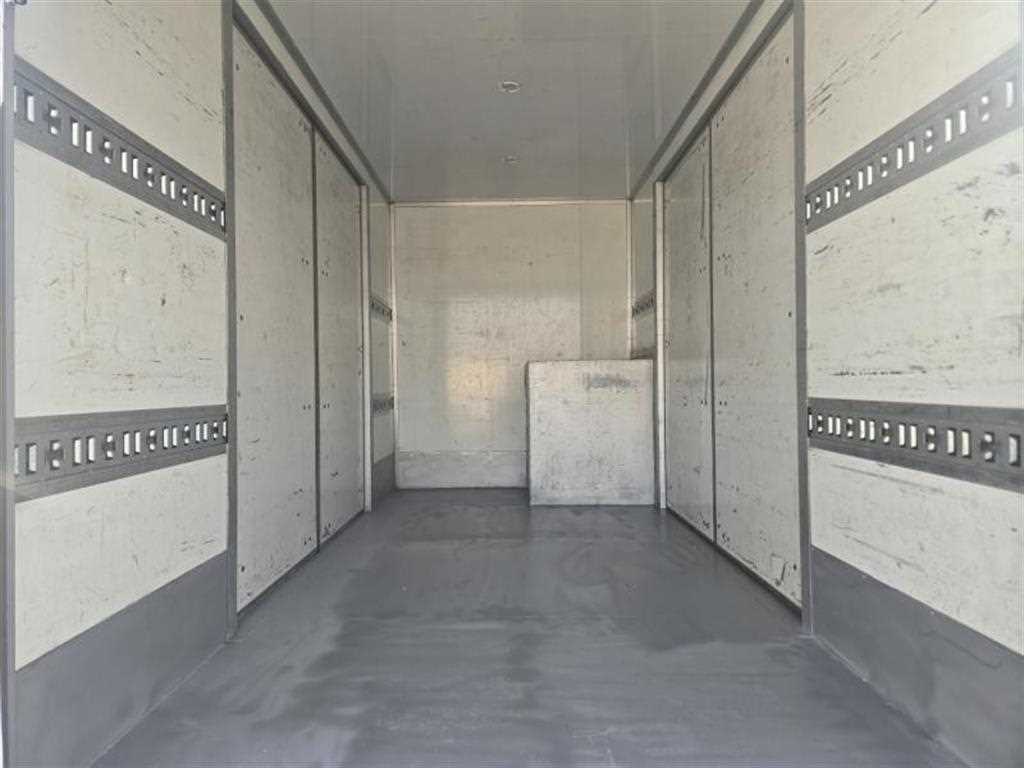 medium and large cargo truck - Vista 11