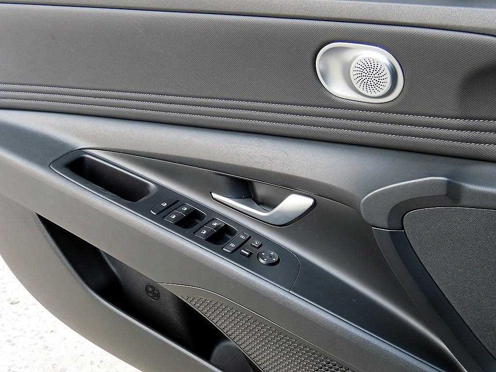 HYUNDAI Avante - Vista 11