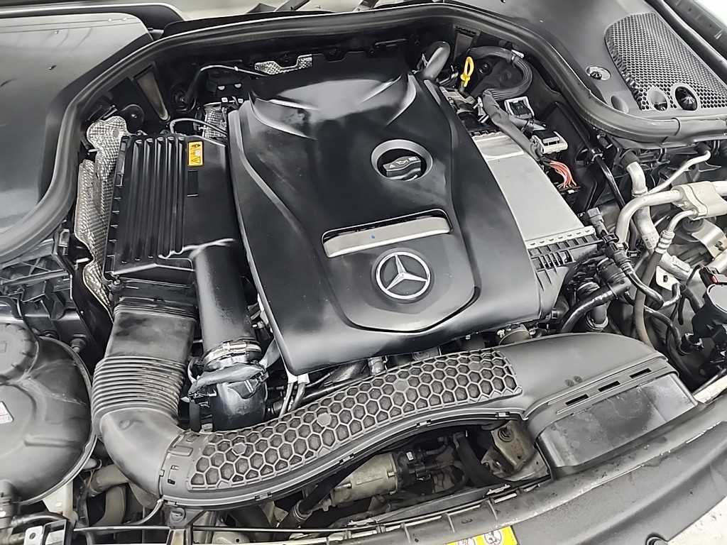 Mercedes Benz E class - Vista 5