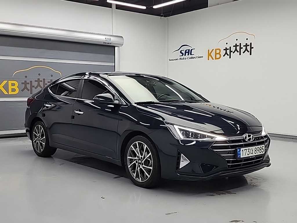 HYUNDAI Avante - Vista 4