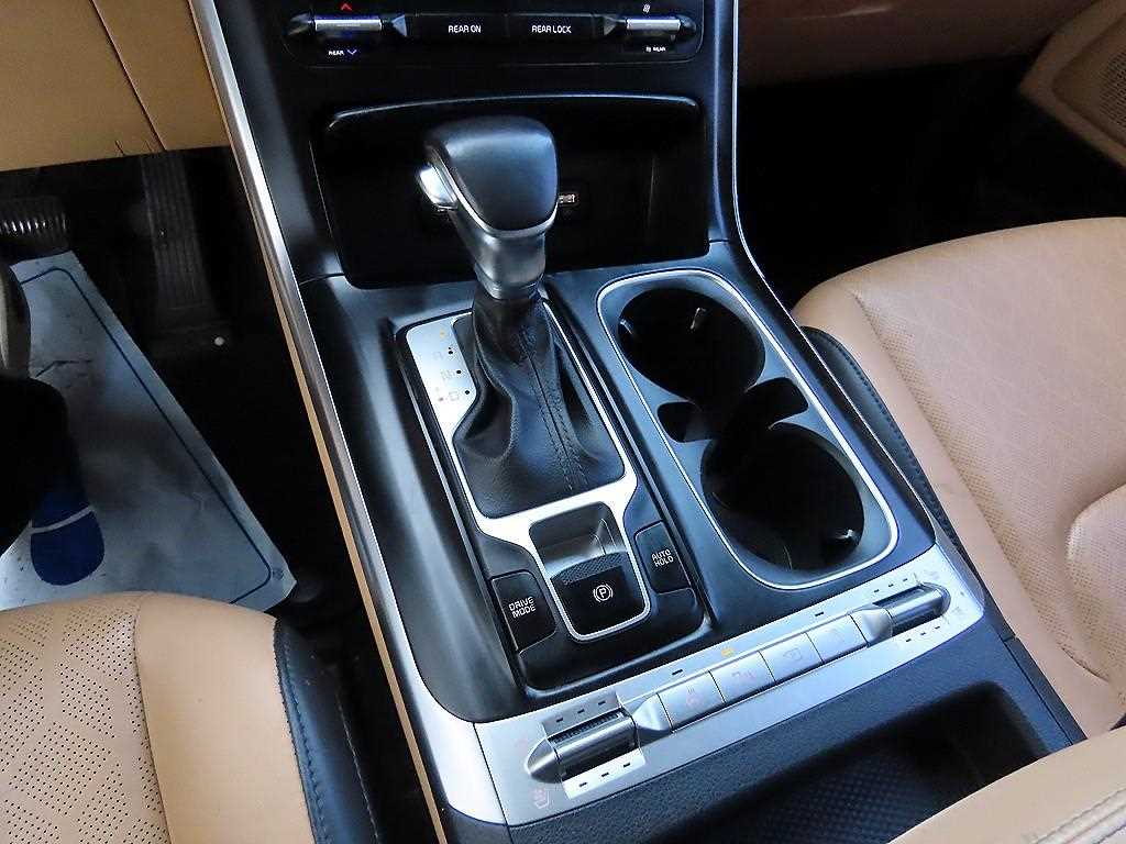 KIA Carnival - Vista 11