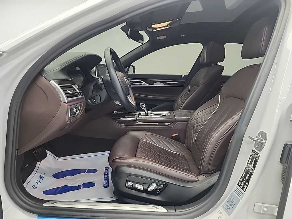 BMW 7 Series - Vista 11