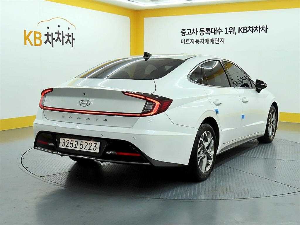 HYUNDAI Sonata - Vista 4